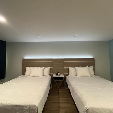 Travelodge By Wyndham Fairplex פומונה מראה חיצוני תמונה