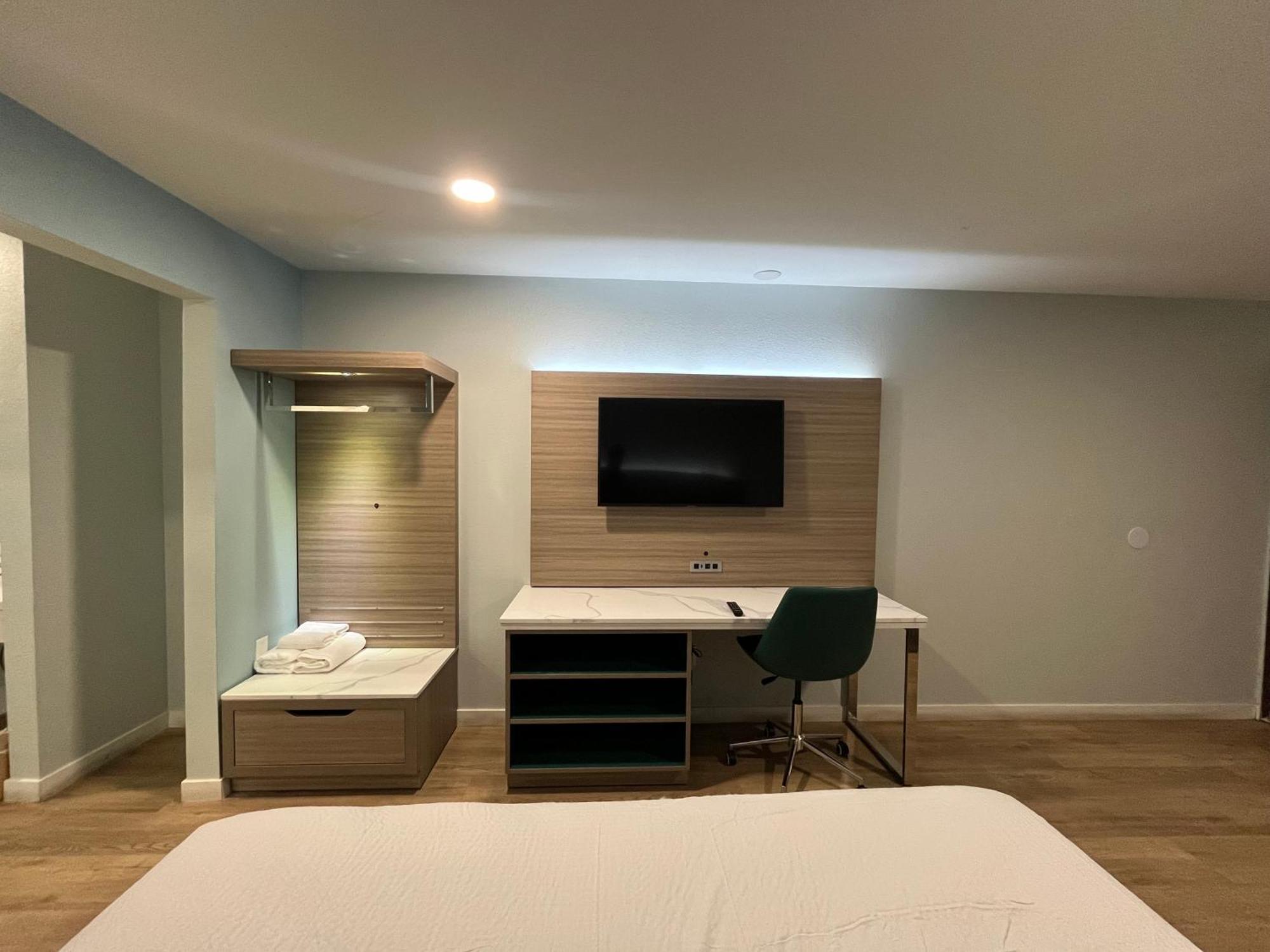 Travelodge By Wyndham Fairplex פומונה מראה חיצוני תמונה