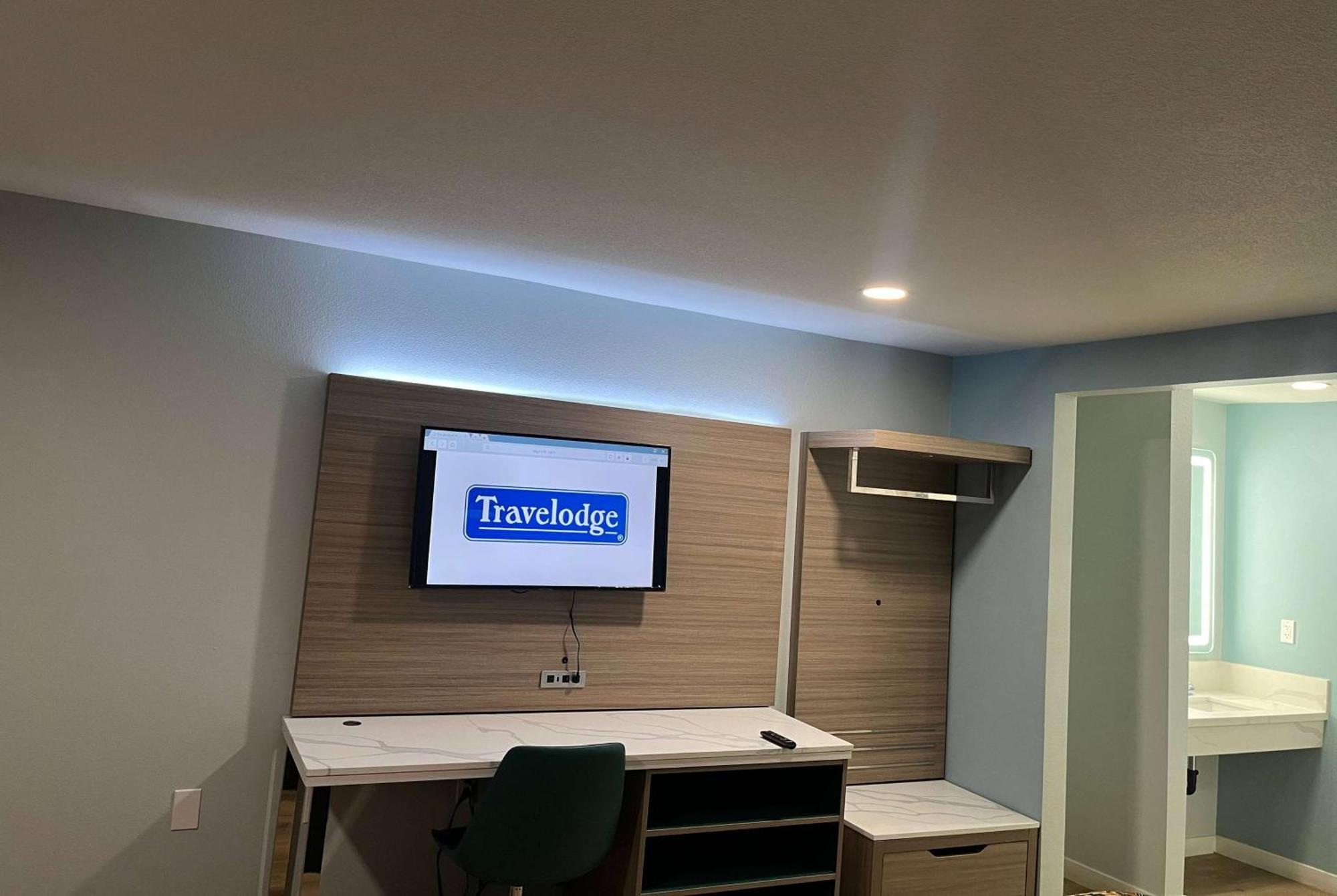 Travelodge By Wyndham Fairplex פומונה מראה חיצוני תמונה